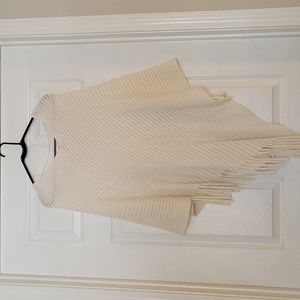 Unknown Brand, Cream Poncho L-XL